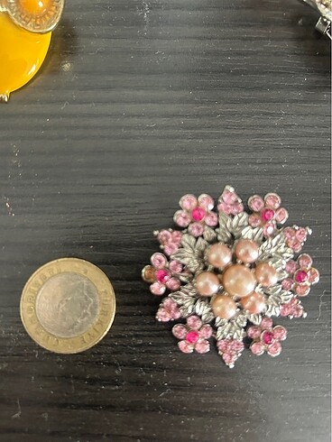 Beden Taşlı broş baya eski