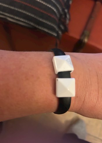 Guess Minimalist Beyaz Tokali Kadin Bileklik