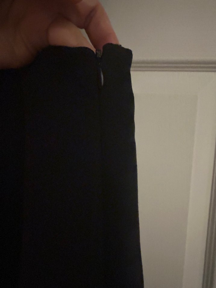 Siyah Süet Midi V Yaka İnce Askılı Elbise - Görsel 3