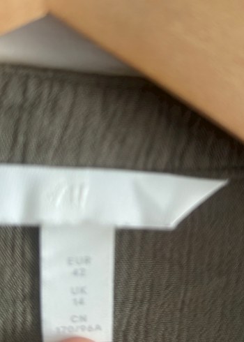 H&M Düğmeli V Yaka Keten Kadın Gömlek