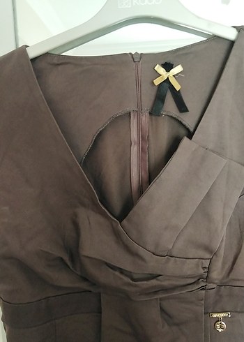 Kahverengi V Yaka Kemerli Midi Elbise - Görsel 3