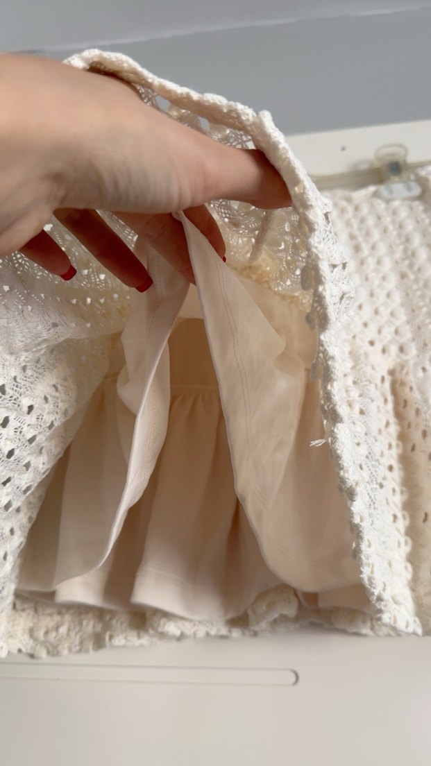 Beyaz Nakışlı Volanlı Mini Etek - Görsel 2