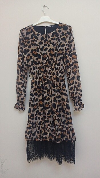 Leopar desenli elbise