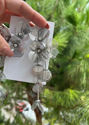 Zara Silver büyük çiçek küpe