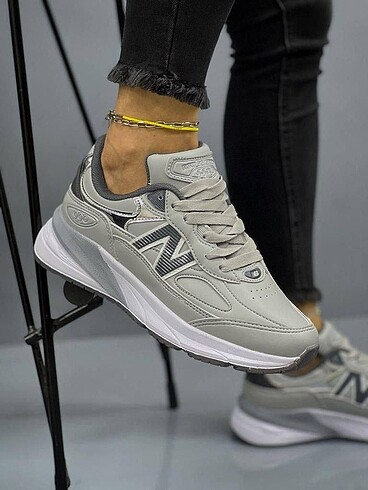 New Balance gri spor ayakkabı