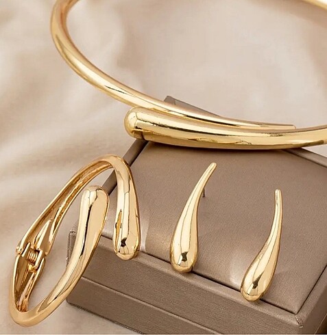 Zara Gold takı seti