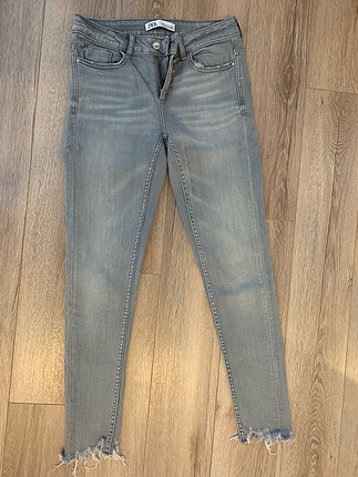 Zara Gri jean