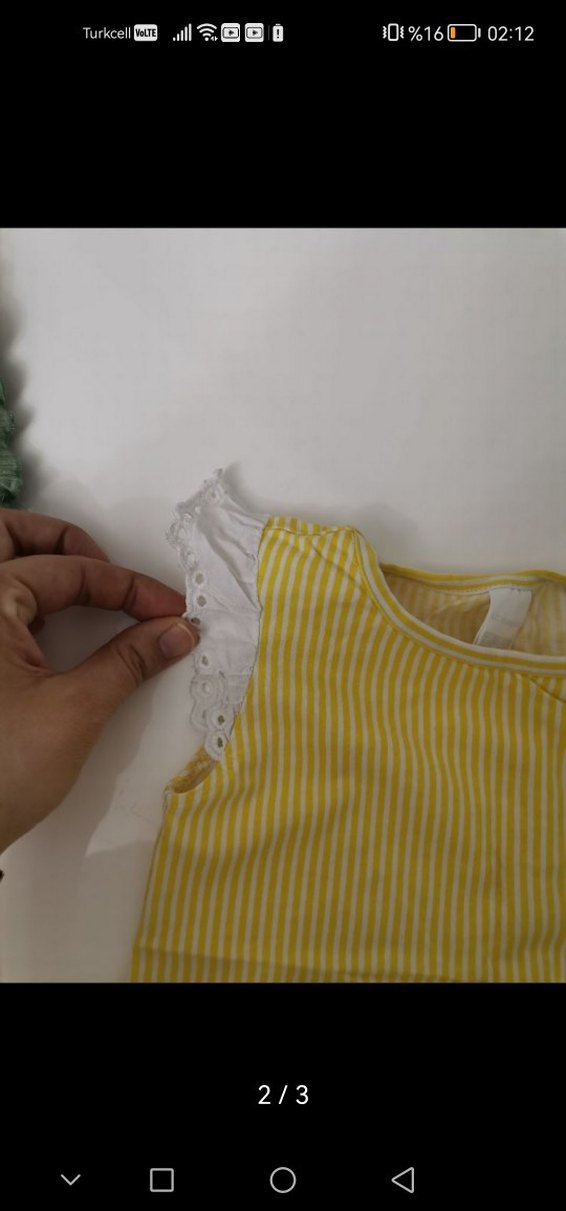 Kız Çocuk Sarı Çizgili Fırfırlı tshırt - Görsel 2