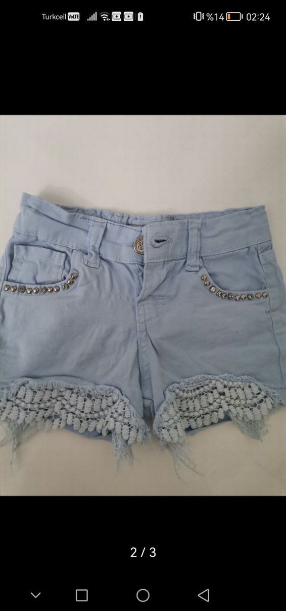 Dantelli Nakışlı Kız Kot Şort - Görsel 2