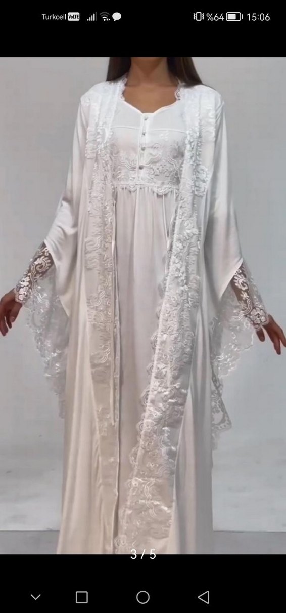 İşlemeli Beyaz Uzun Kadın Sabahlık - Görsel 3