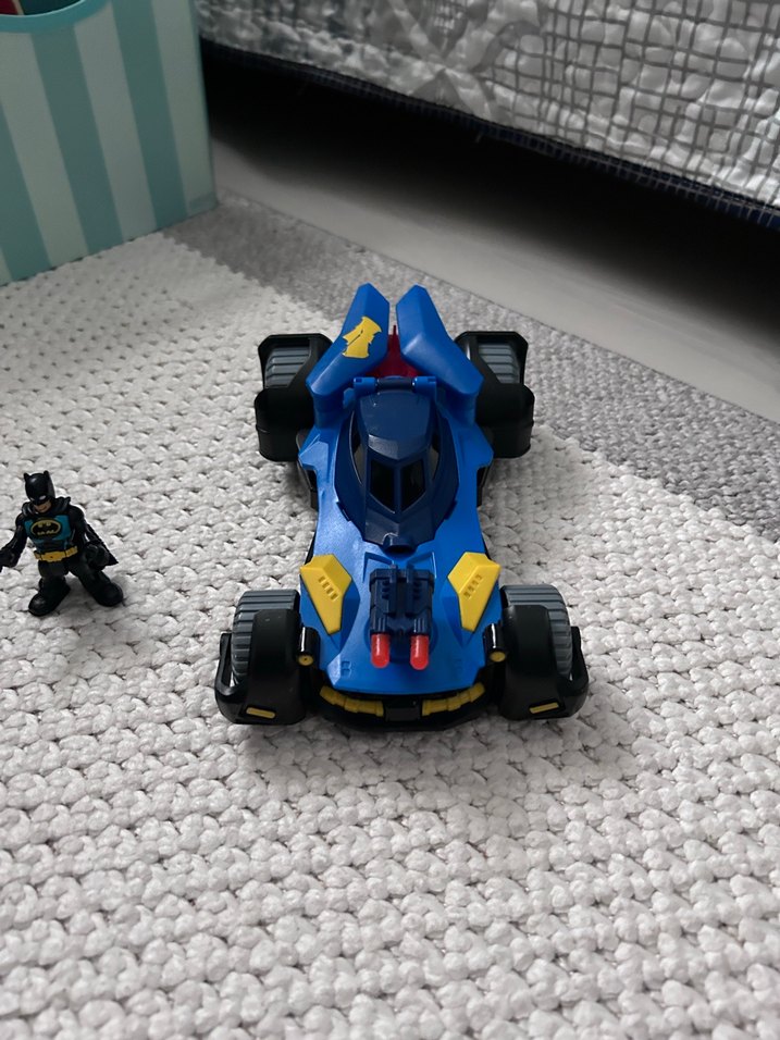 Batman Koyu Mavi Oyuncak Araba - Görsel 3