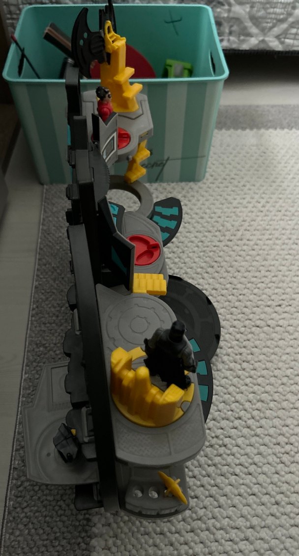 Koyu Gri Batman Oyun Seti Figürleriyle - Görsel 2