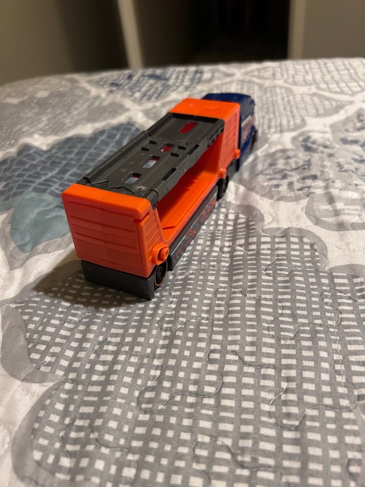 Küçük Hot wheels tır - Görsel 2