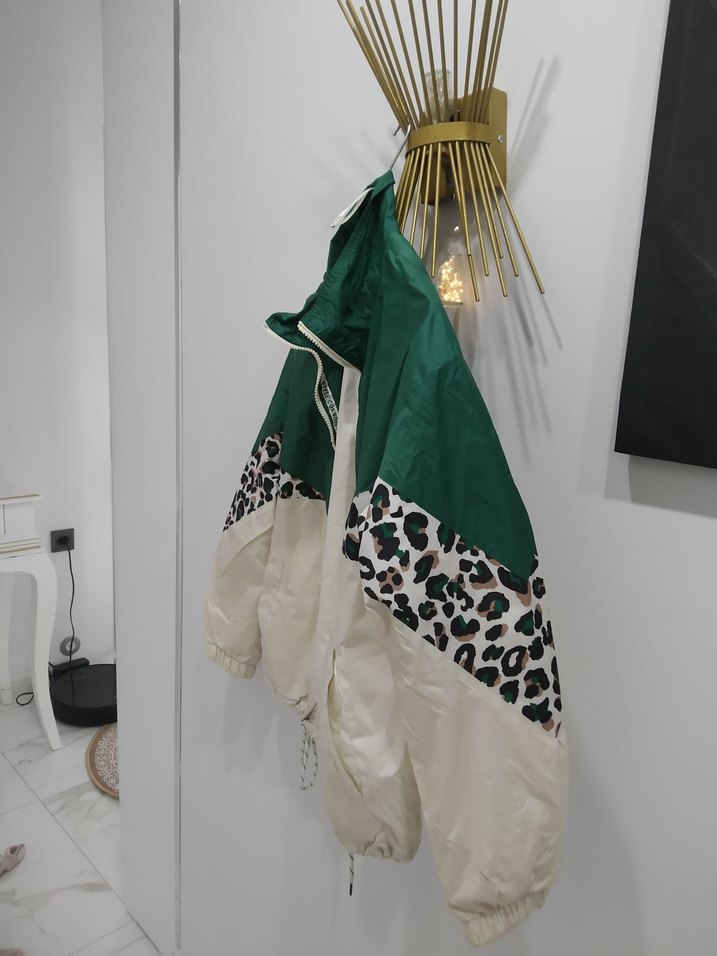 . Bershka yagmurluk - Görsel 3