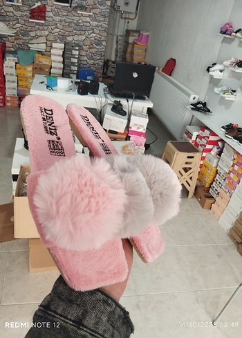 Sokak Tarzı Kadın Tüylü ev terliği - Görsel 5