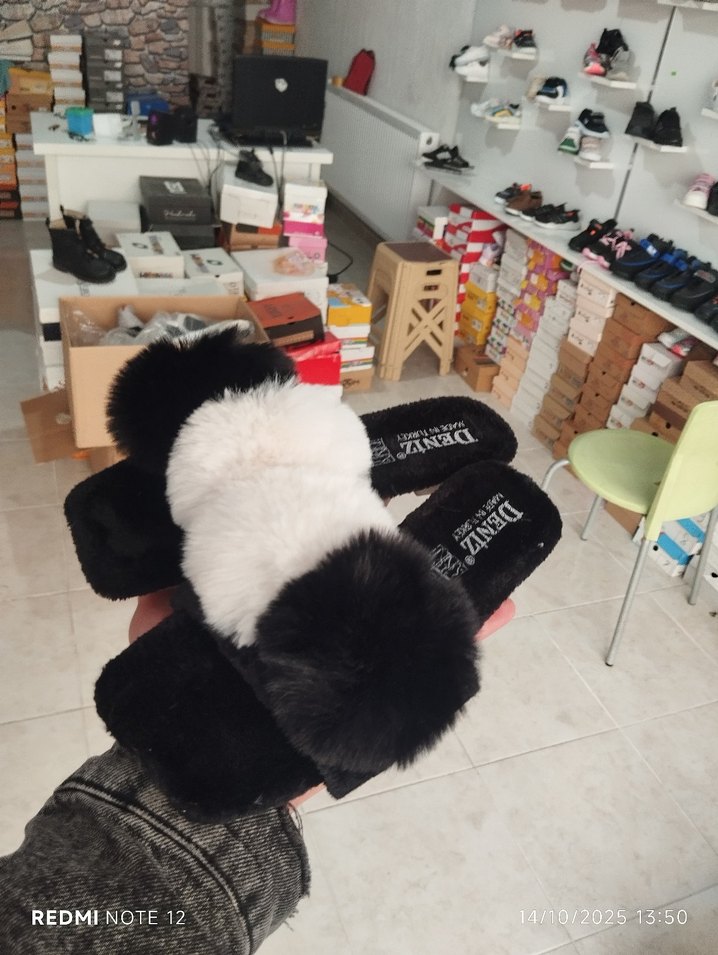 peluş bayan ev terliği - Görsel 2