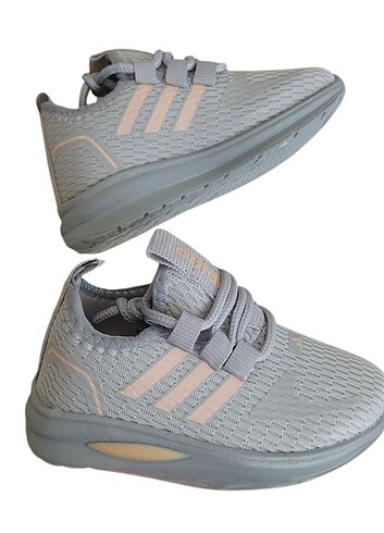 24 Beden Adidas yazlık spor ayakkabı