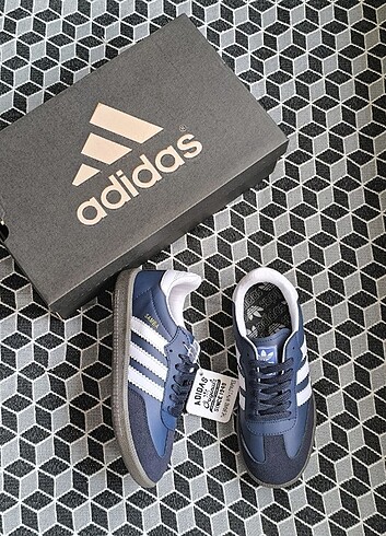 37 Beden kırmızı Renk Adidas samba