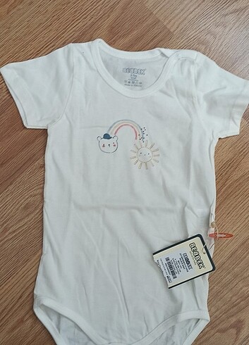 Kısa kollu Çıtçıtlı body 
