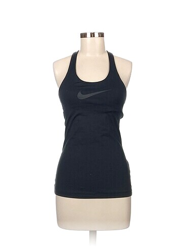 Nike T-shirt %70 İndirimli.