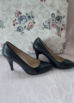 Siyah stiletto