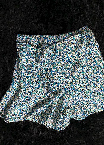 Çiçek Desenli Mini Şort Etek - Görsel 2