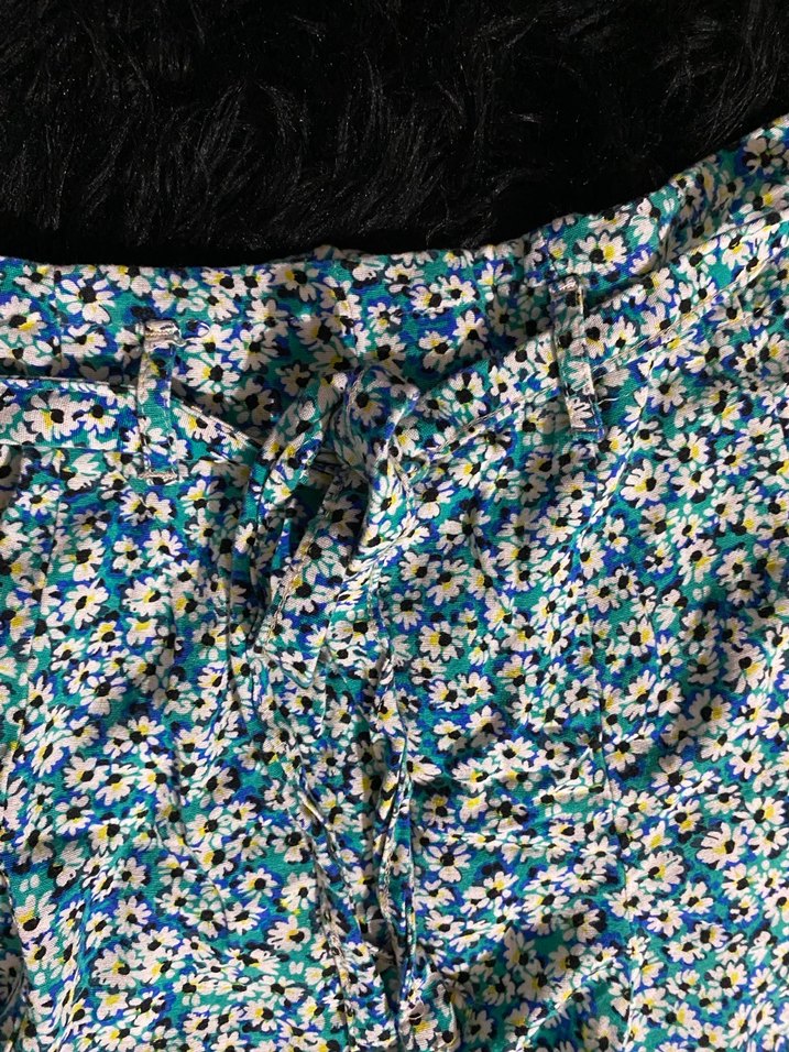 Çiçek Desenli Mini Şort Etek - Görsel 4