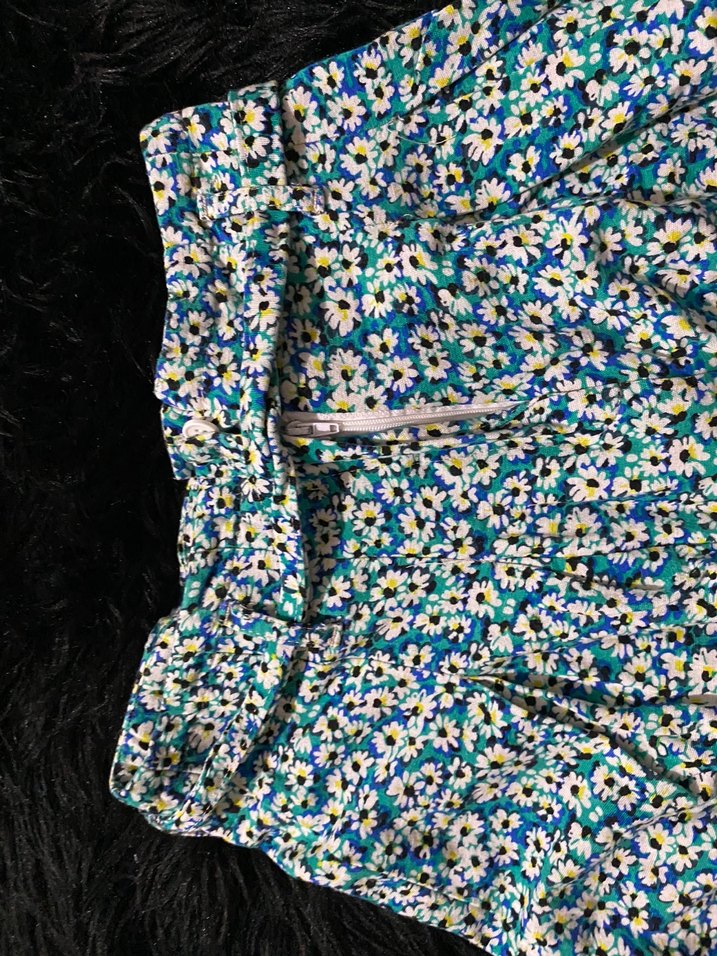 Çiçek Desenli Mini Şort Etek - Görsel 5