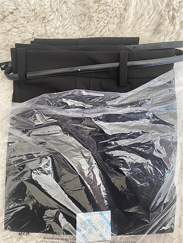 34 Beden siyah Renk Mango Pantolon
