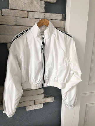 Bershka beyaz kısa ceket