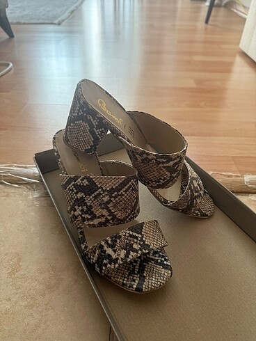 BAMBİ TOPUKLU TERLİK - Görsel 3