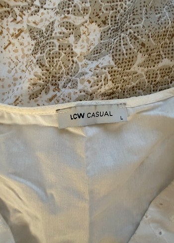 Dantel Detaylı Beyaz Kolsuz V Yaka Kadın Bluz - Görsel 3