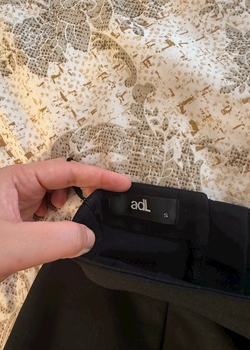 Siyah Drapeli Kadın Midi Kalem Etek - Görsel 3