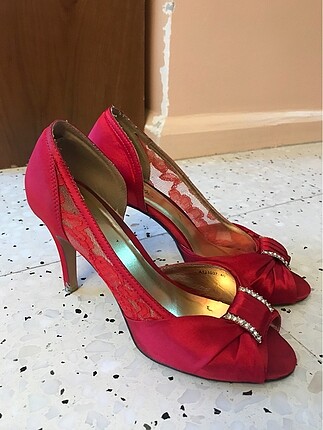 Diğer Kırmızı ayakkabı