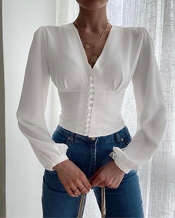 Beyaz düğme detaylı crop gömlek