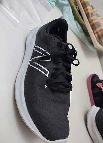 New Balance spor ayakkabı