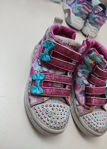 26 Beden Skechers kız çocuk ayakkabı