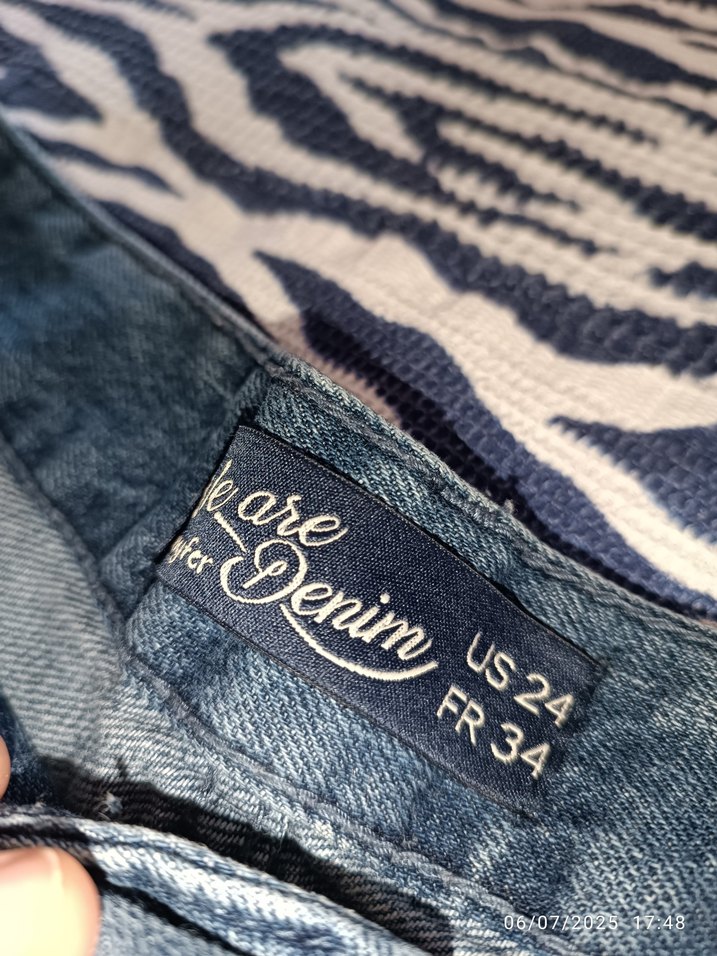 Kadın Koyu Mavi Salaş Mini Denim Şort - Görsel 3