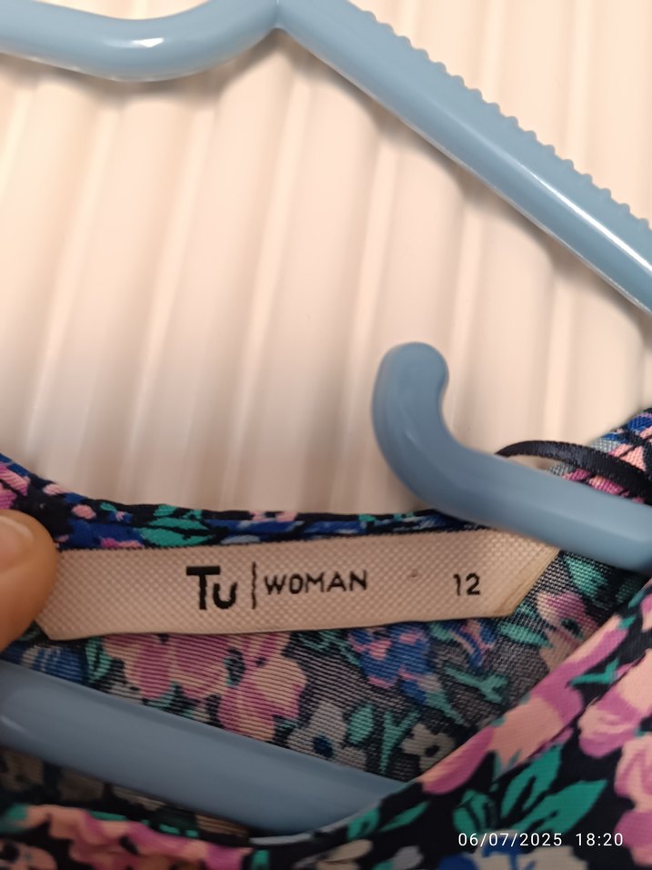 Pembe Çiçek Desenli Elbise - Görsel 2