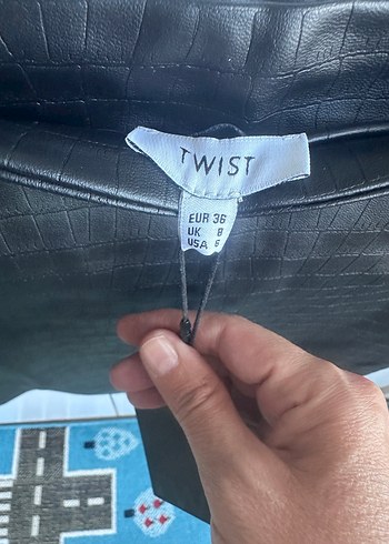 34 Beden Siyah Deri Mini Etek twist