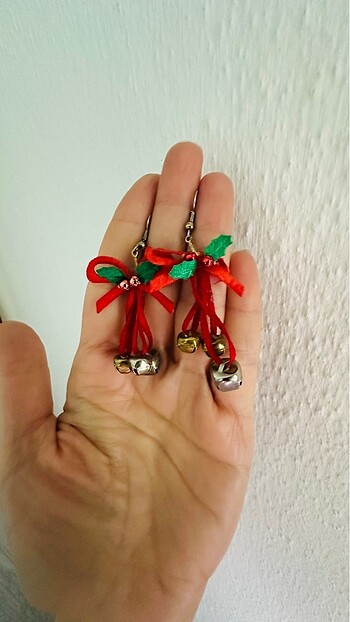 Yılbaşı küpesi