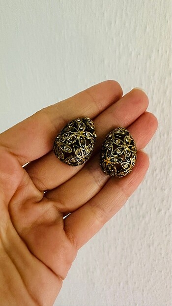 Küpe taşlı