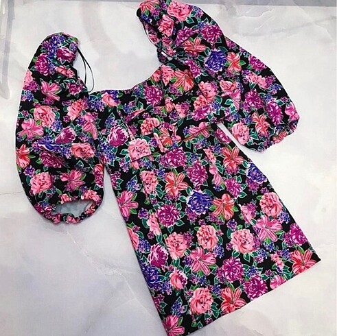 xs Beden Zara çiçekli elbise