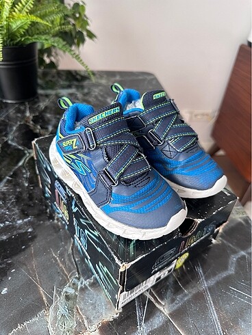 25 Beden Skechers erkek çocuk ayakkabı