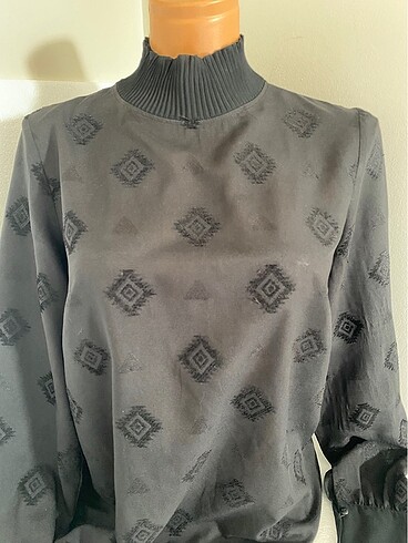 H&M marka 36 beden desenli bluz