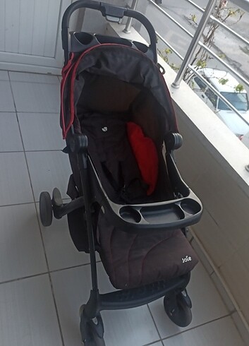 Joie marka bebek arabası 