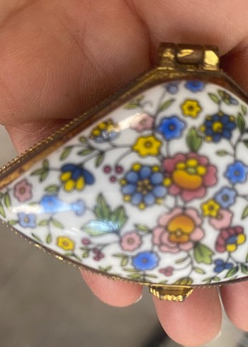 Çiçek Desenli Çok Renkli Pudra Kutusu - Görsel 4