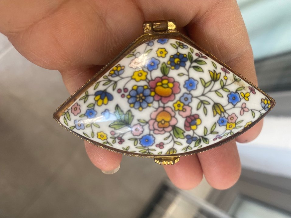 Çiçek Desenli Çok Renkli Pudra Kutusu - Görsel 3