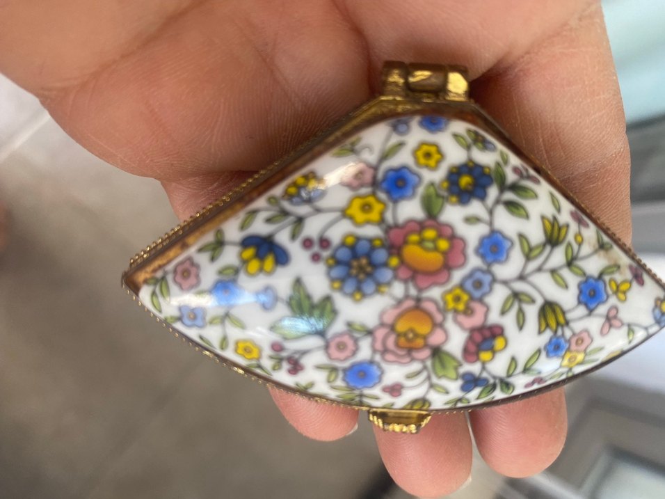 Çiçek Desenli Çok Renkli Pudra Kutusu - Görsel 4