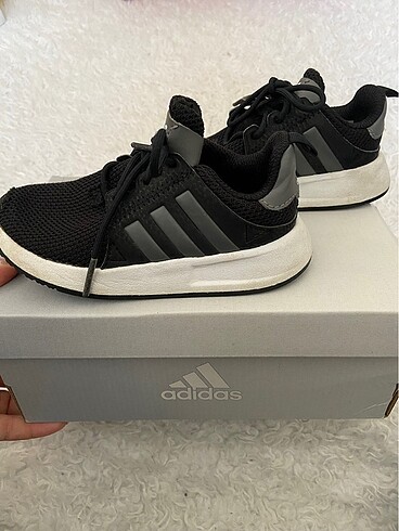 Adidas spor ayakkabı